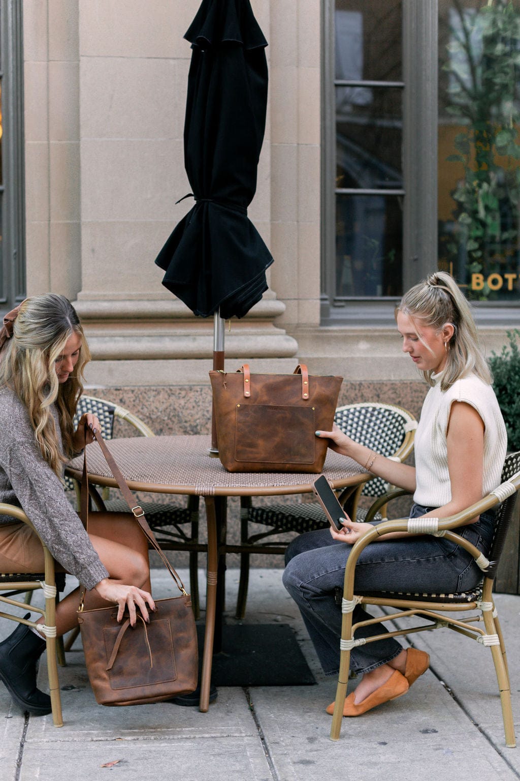 Urban Southern Totes Rustic Brown Urban Zipper Tote