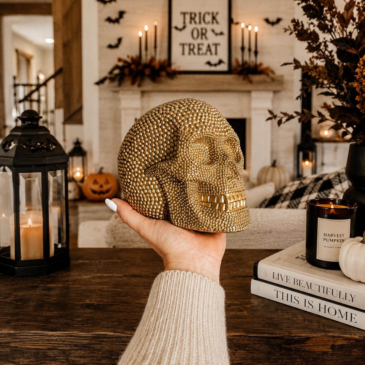 Gia Roma Halloween Resin Skull Gold