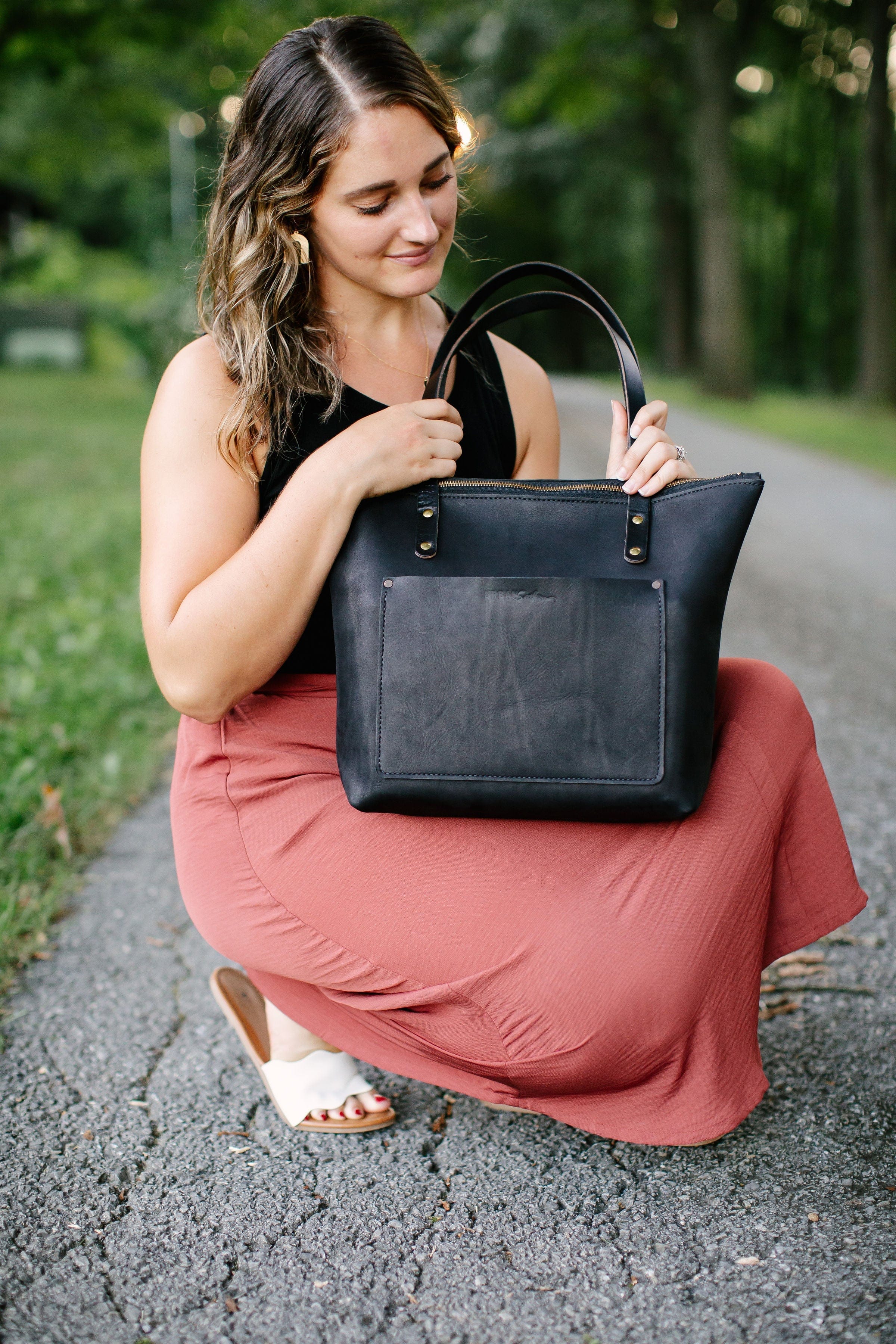 Urban Southern Totes Black Urban Zipper Tote