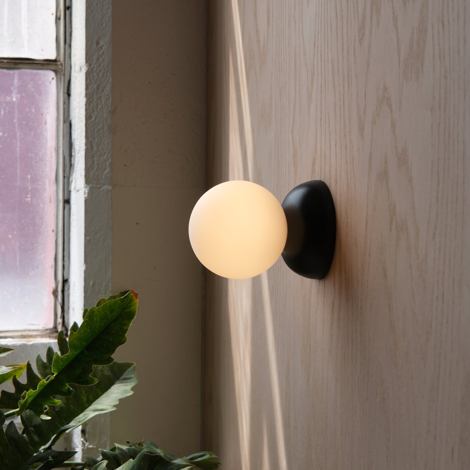 Misewell Lamps Black / Plug in (on/off) Monroe Sconce