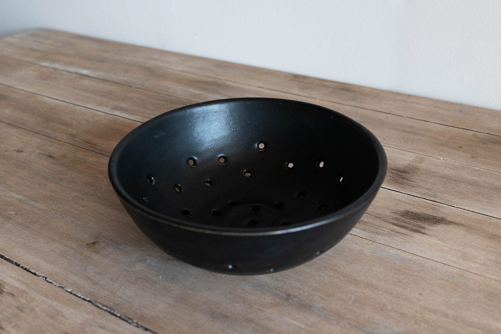 KJ Pottery Bowl Matte Black / Glazed Rim Berry Bowl